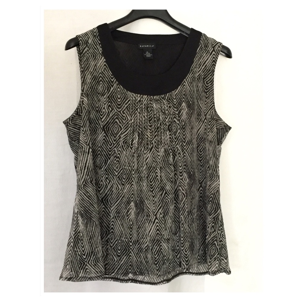 Black and white print shell